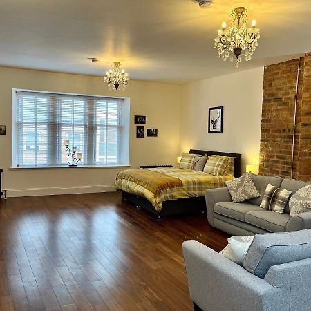 The Bards Loft, Large Studio Apartment Άυρ Εξωτερικό φωτογραφία